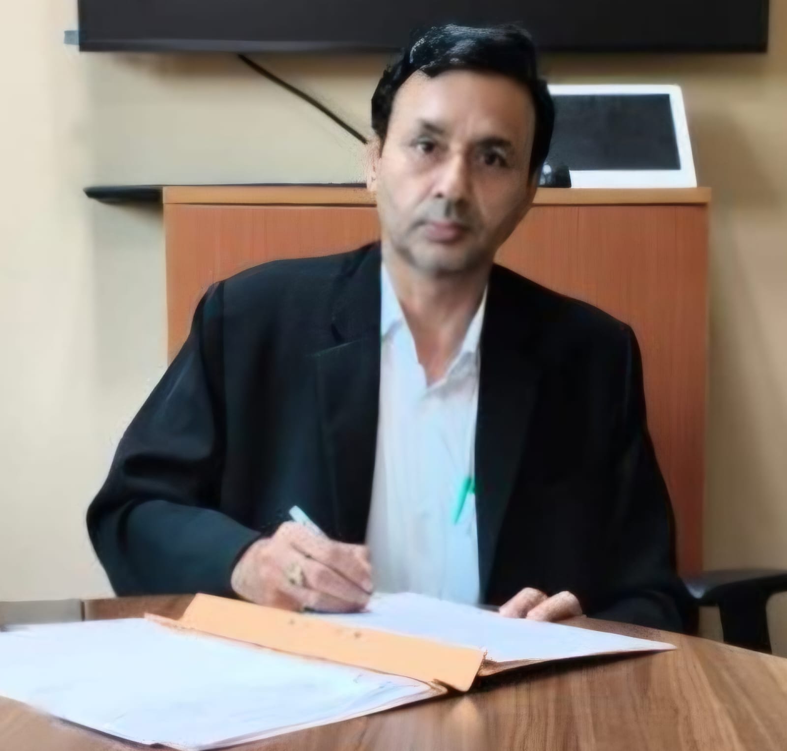 Adv Shiv Kumar Tripathi